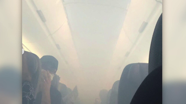 Un avion a aterizat de urgență după ce un fum gros a umplut cabina. Ce au pățit cei 184 de pasageri