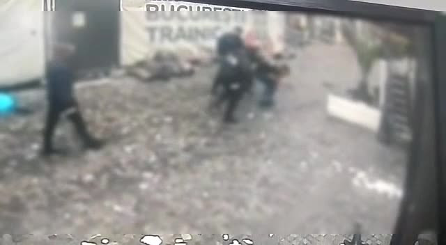 Trei agenți de pază ai unui club din București, reținuți după ce au bătut doi tineri