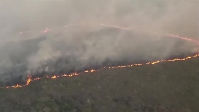 Brazilia refuză ajutorul propus de Macron pentru a stinge incendiile din Amazonia