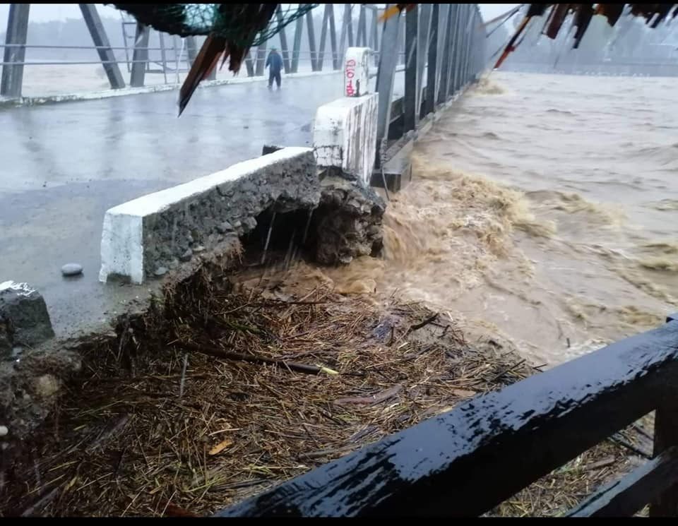 Efectele devastatoare ale taifunului Bailu. 2 persoane au murit, alte 8.000 au fost afectate