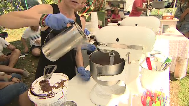 A terminat Dreptul, dar și-a deschis o afacere cu înghețată. Ce sunt pufuleții înghețați