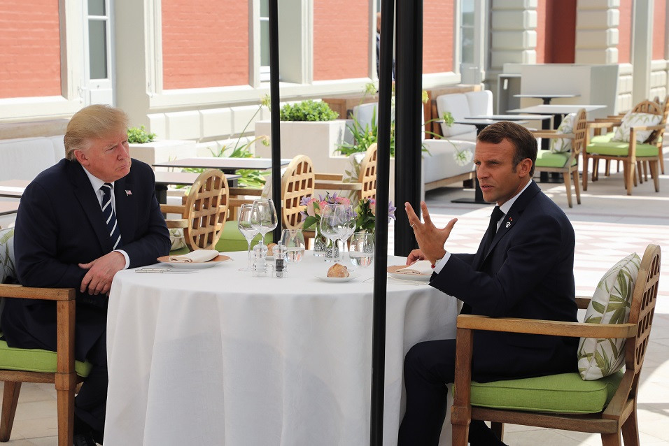 Trump vs. Macron, la summit-ul G7. Cu ce ameninţă preşedintele american Franţa