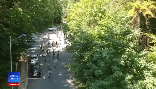 Tur pe biciclete în Sinaia. Cum au ajuns participanţii la Cota 2000