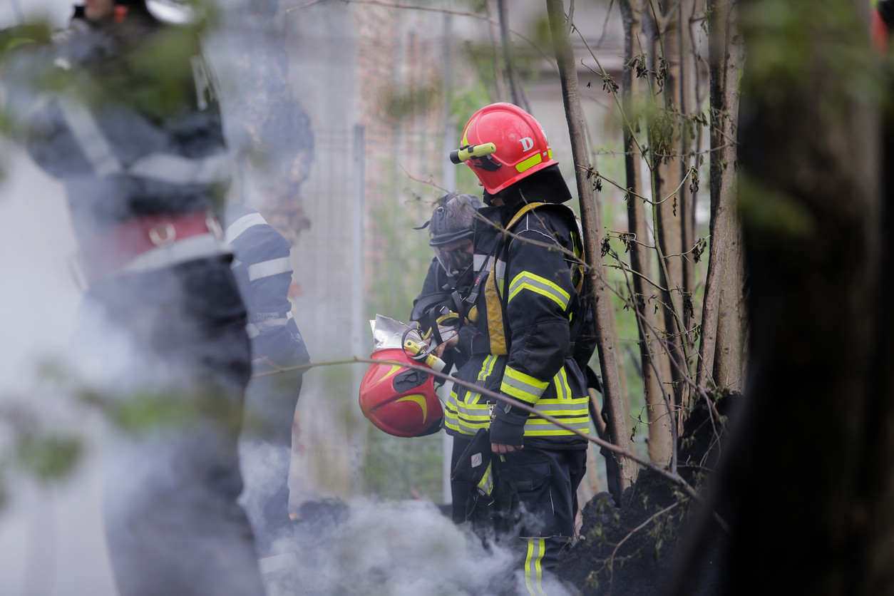 Incendiu izbucnit la o școală din Timiș. De la ce au pornit flăcările