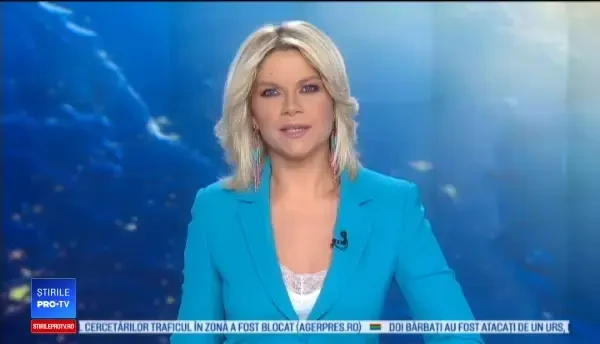 A fost la o secundă de moarte. Ce a pățit o bătrână, într-o stație de autobuz