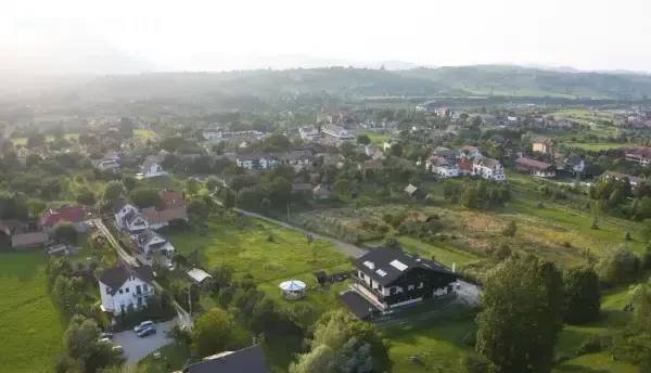 Prin ce metode își găsesc patronii din HoReCa angajații și ce beneficii oferă