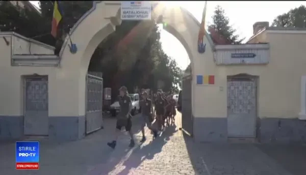 Zeci de copii s-au "înrolat" în armată. "Am învățat cum se ține o armă corect"