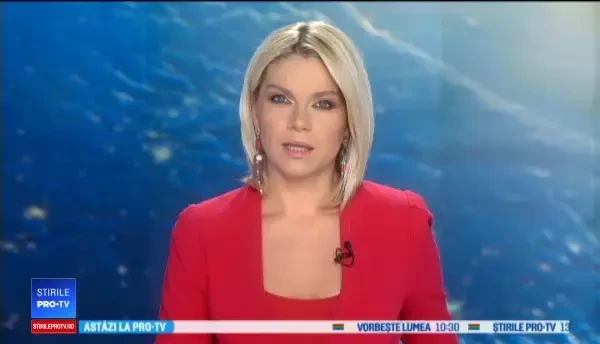 Un șofer în vârstă de 20 de ani a întors pe linia continuă. Echipele SMURD au venit urgent