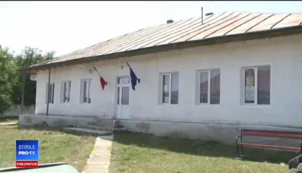 Cum arată acum toaleta școlii unde un copil a murit după ce a căzut în fosa septică