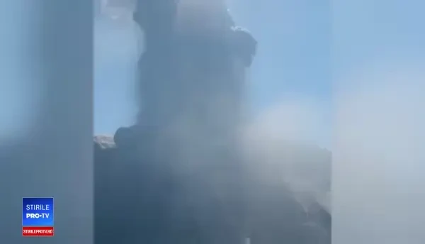 Panică după erupția vulcanului Stromboli. Oamenii fug din calea norului de cenușă