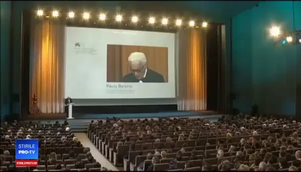 Catherine Deneuve și Juliette Binoche, apariție spectaculoasă la Festivalul de la Veneția