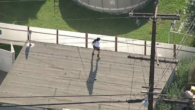 Cursă ca-n filme în Los Angeles. Ce a făcut o șoferiță pentru a scăpa de poliție