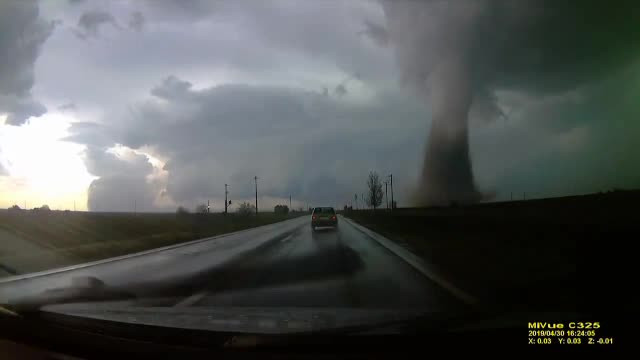 Vara s-ar putea prelungi până în octombrie, însă vom avea formațiuni ciclonice, care aduc fenomene extreme