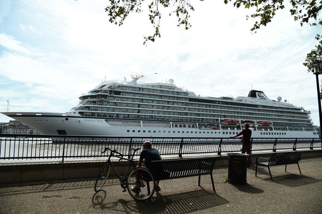 Un cuplu a decis să locuiască pe nave de croazieră pentru tot restul vieții. I-ar costa jumătate din creditul ipotecar