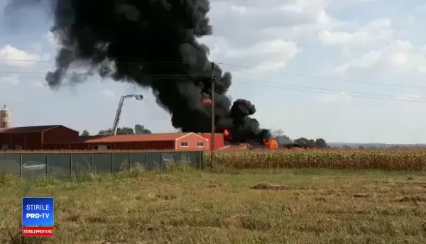 Fum toxic în Vâlcea după o explozie la o fabrică de vopsele. Mesajul RO-Alert