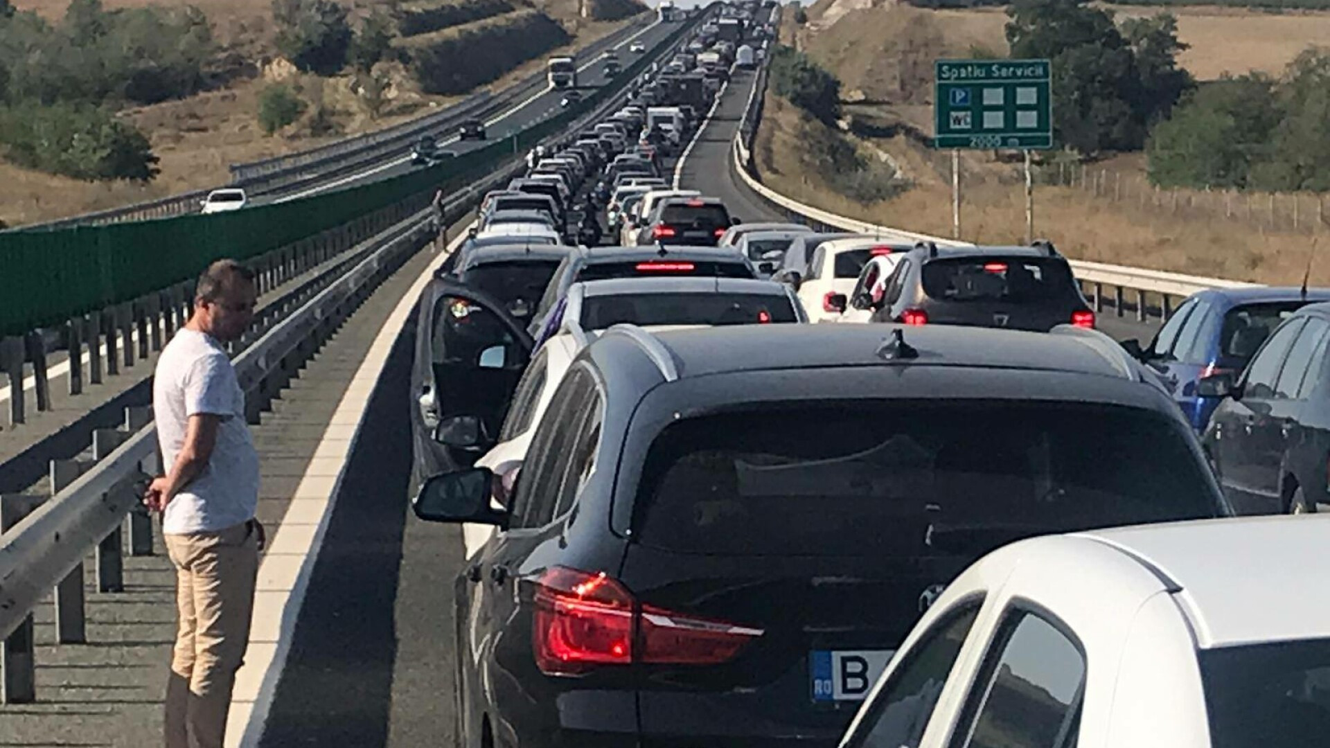 Accident în lanț pe A2: Un adult şi un copil au ajuns la spital