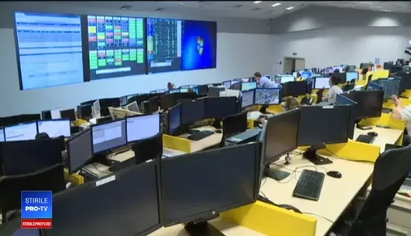 Ce riscă operatoarea 112 care a umilit o femeie bătută de un şofer de autobuz