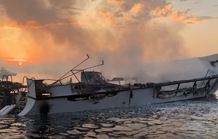 Incendiu teribil pe un vapor, în California. 25 de oameni, rămași blocați, au ars de vii