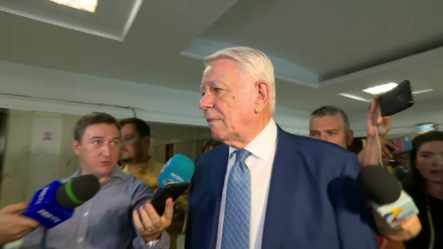 Soluţia lui Meleşcanu ca să fie şi şef la Senat, şi membru ALDE. Reacţia lui Tăriceanu