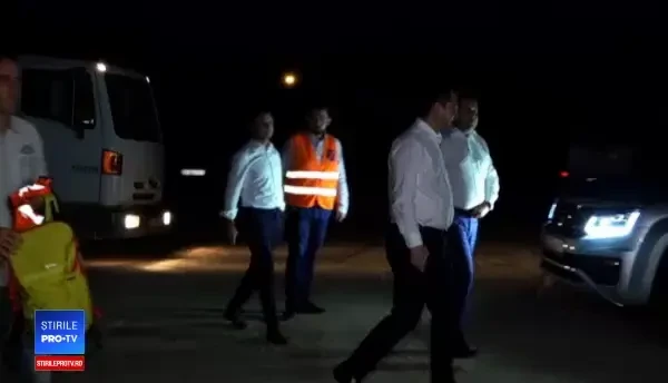 Răzvan Cuc, în inspecție noaptea pe un ciot de autostradă. Laudele ministrului pentru constructor