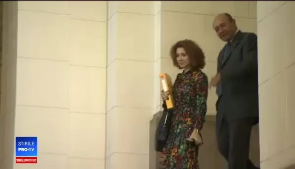 Traian Băsescu a recunoscut ca a dat note informative cu titlu conspirativ