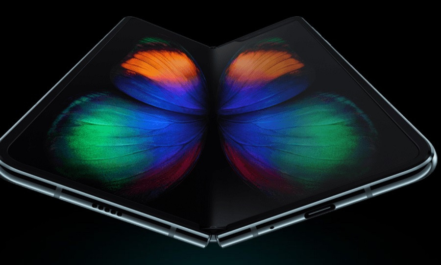 A fost lansat "primul smartphone pliabil din lume". Cât costă Samsung Galaxy Fold