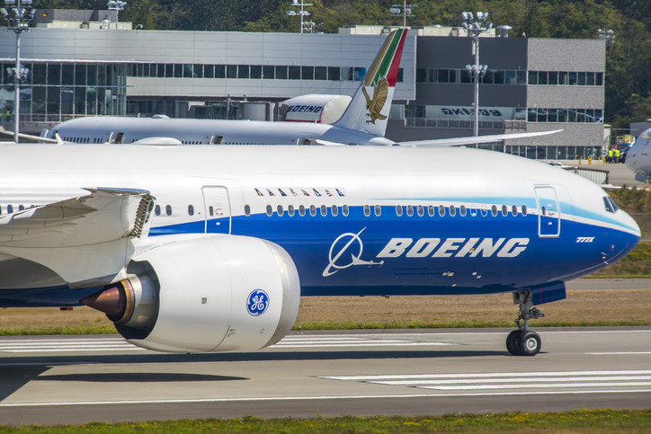 Probleme pentru un nou model de avion Boeing. Uşa s-ar fi desprins la primul zbor