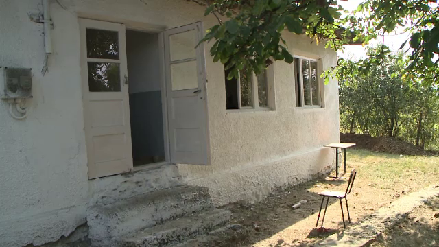 Cazul școlii din Vaslui care e de 13 ani în reparații. Elevii învață în dispensarul satului