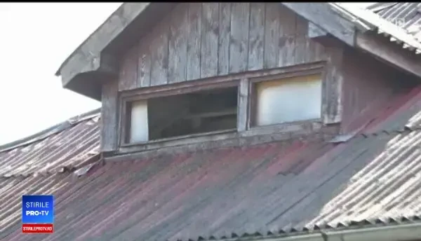 Cazul școlii din Vaslui care e de 13 ani în reparații. Elevii învață în dispensarul satului