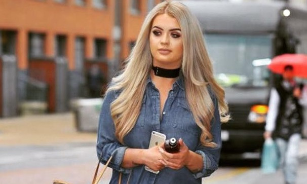 A câștigat marele premiu la loto, dar vrea mai mult. Ce s-a gândit să facă cu pozele ei