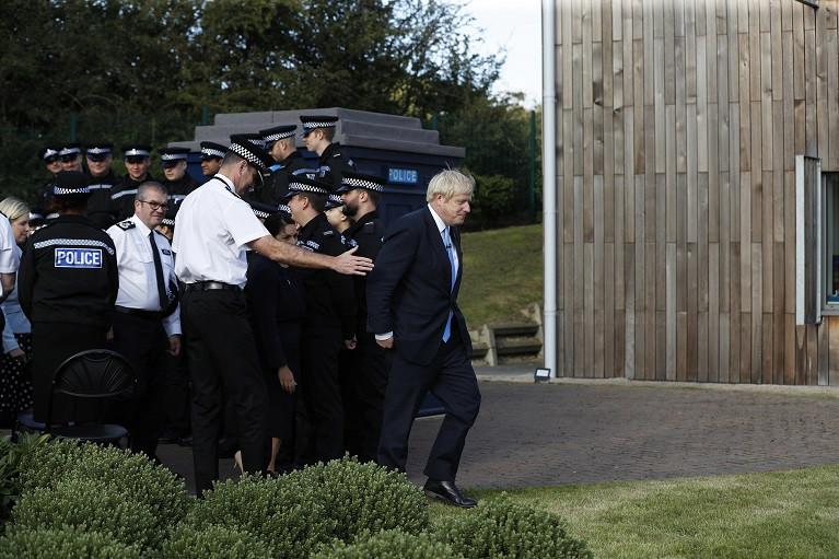 Boris Johnson ar putea ajunge după gratii dacă refuză să amâne Brexit. Soluţia opoziţiei