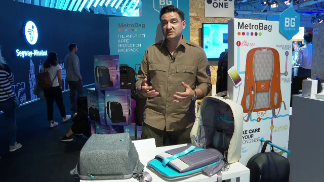 iLikeIT. Cum arată rucsacul inteligent care ţine hoţii la distanţă