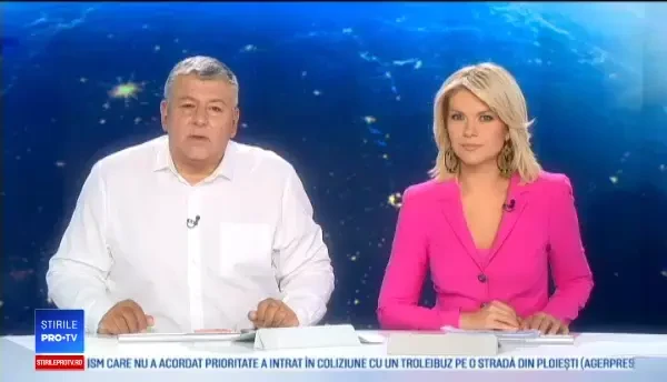 Copaci căzuți peste case și mașini în Oradea, după o rafală de vânt care a durat 10 minute