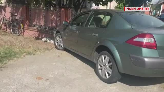 S-a urcat băut la volan și a ajuns cu mașina în gardul unei gospodării