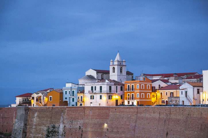 O regiune subpopulată din Italia oferă 25.000 de euro oricui vrea să se mute acolo