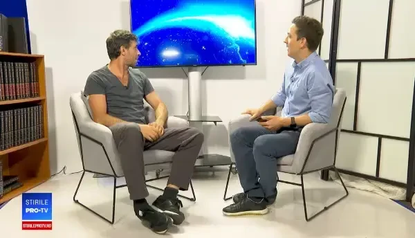 Interviu cu Dragoș Bucur. ”M-aș muta într-o țară ca Olanda. Românii nu prea zâmbesc”