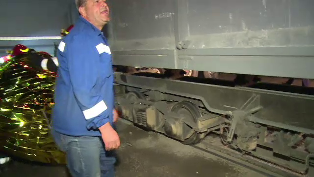 Accident oribil de muncă, la Fieni. Un bărbat a fost zdrobit între un camion şi un tren