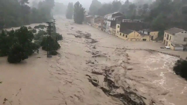 Spania se confruntă cu cele mai puternice ploi torențiale din ultimul secol. „Un dezastru”