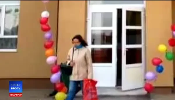 Profesoara care şi-a atacat elevii cu spray lacrimogen, eliberată. Măsura luată de şcoală