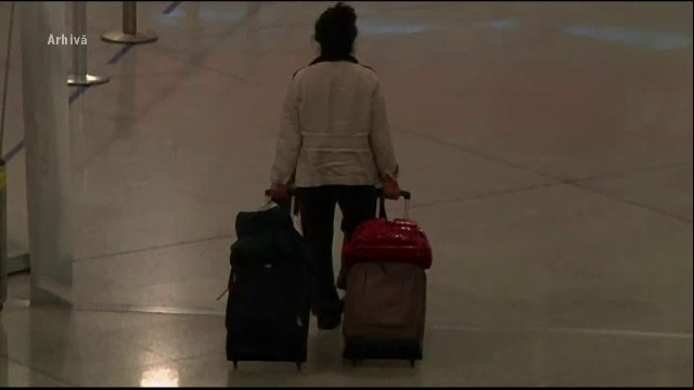 Româncă arestată pe aeroportul din Atena. Ce a găsit poliția în bagajul ei
