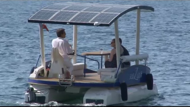 Bărcile care funcţionează pe bază de energie solară pe Coasta de Azur. Cât costă