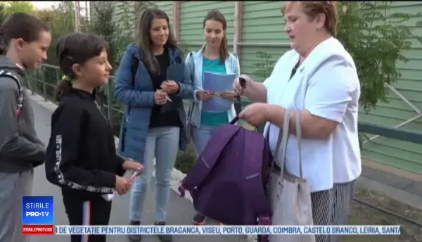 Descoperire alarmantă după a fost cântărit ghiozdanul unei eleve de clasa a IV-a