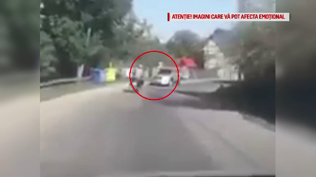 Trei bărbați, la un pas de tragedie. S-au urcat pe un scuter cu sticla de alcool în mână