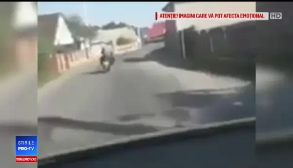 Trei bărbați, la un pas de tragedie. S-au urcat pe un scuter cu sticla de alcool în mână