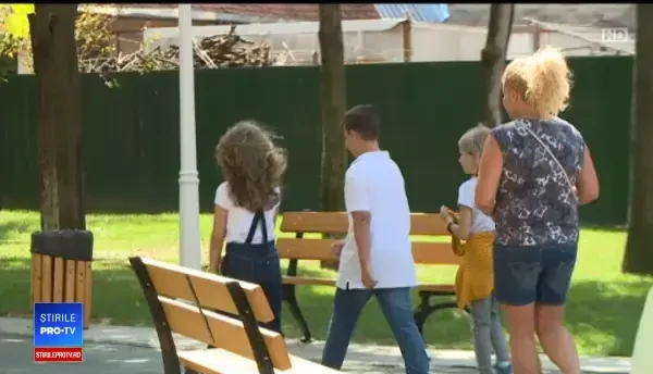 Cum pot învăța copiii să-și gestioneze economiile: „Mai mult îmi dă tati"