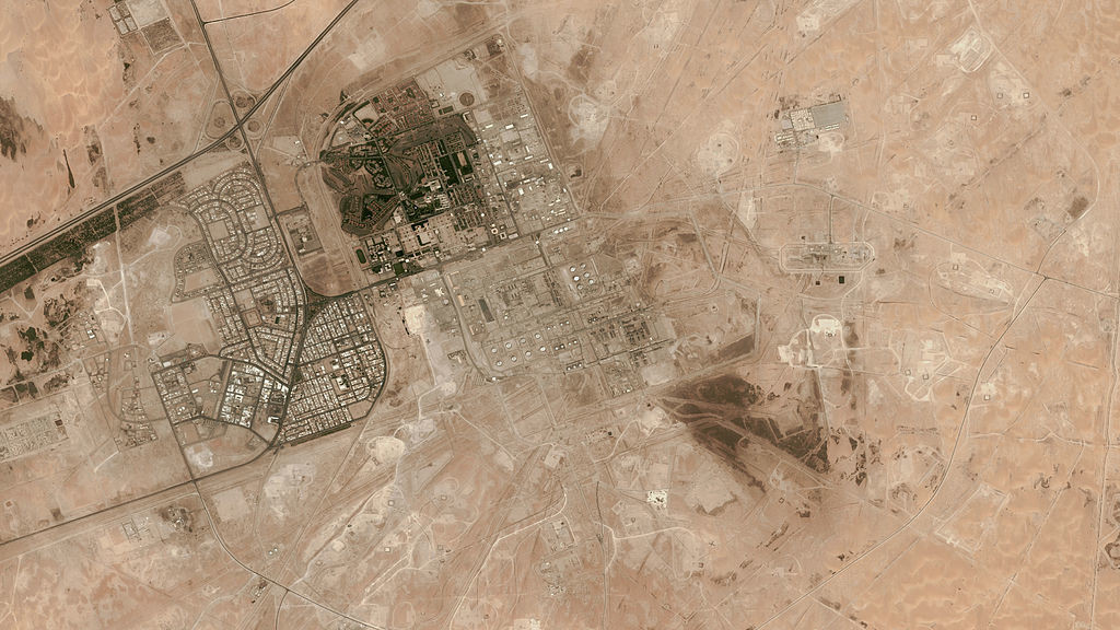 Primele imagini din satelit cu dezastrul provocat de atacul cu drone în Arabia Saudită