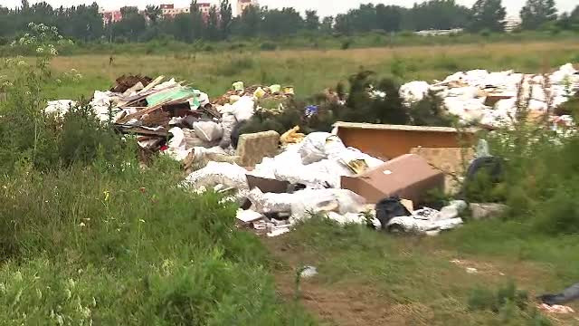 Gunoiul imobiliar &rdquo;&icirc;nghite&rdquo; Rom&acirc;nia. Construcțiile noi au poluat hectare &icirc;ntregi de teren