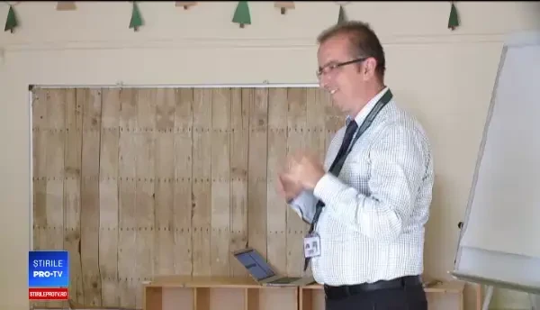 Elevii cu probleme sociale sau de comportament, ajutați în discuții cu dascălii și părinții