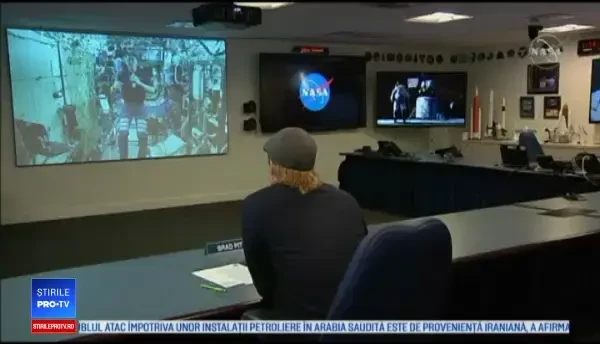 Discuție inedită între Brad Pitt şi un astronaut american aflat la bordul ISS