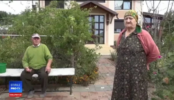 NU Doi bătrâni din Vaslui au rămas fără toţi banii, după ce i-au dat unui medic fals. Ce le-a spus